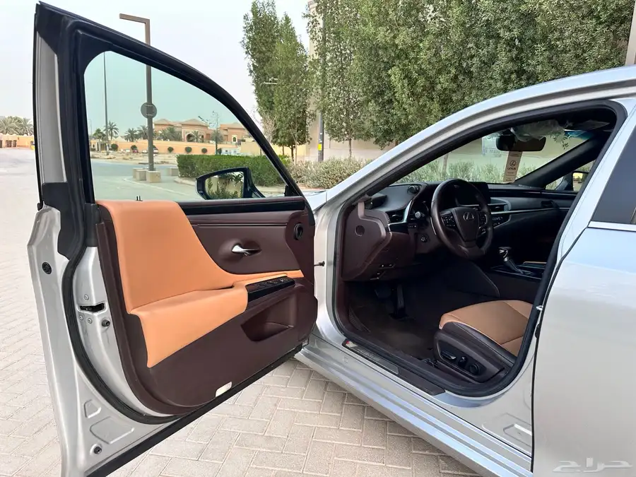 لكزس ( ES 350 ) 2020 ممشى 93 بحالة الوكالة 14