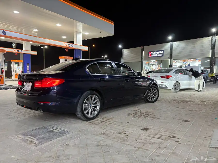 بي ام دبليو BMW 520i الفئه الخامسه 21
