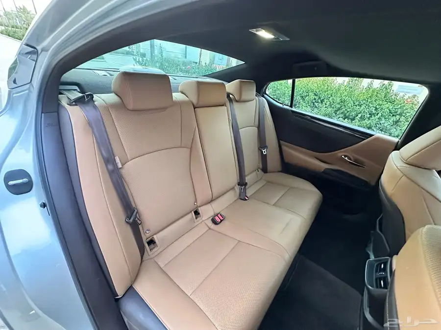 لكزس ( ES 350 ) 2020 ممشى 93 بحالة الوكالة 36