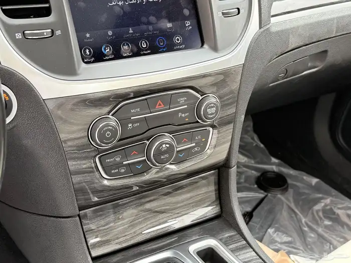 كرايزلر V8 2021هيمي C300 18