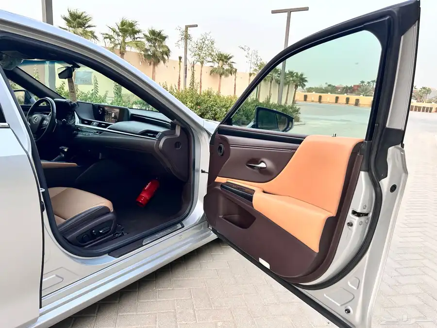 لكزس ( ES 350 ) 2020 ممشى 93 بحالة الوكالة 23