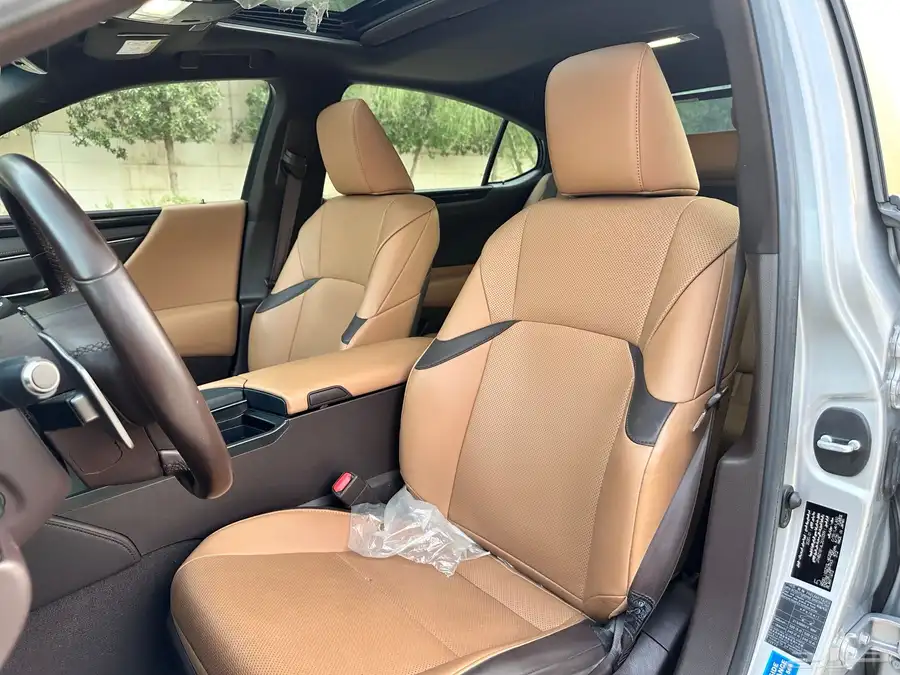 لكزس ( ES 350 ) 2020 ممشى 93 بحالة الوكالة 19