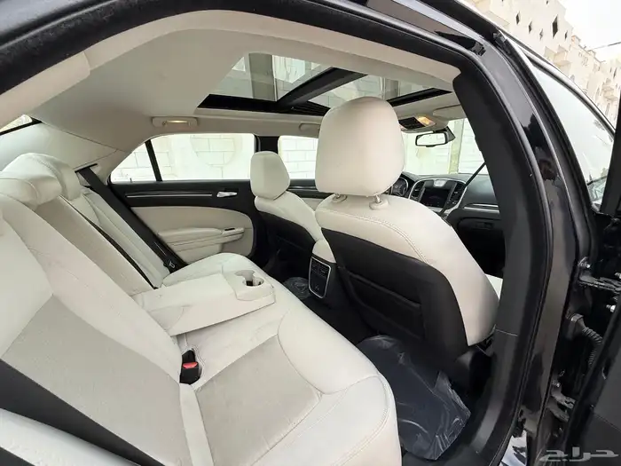 كرايزلر V8 2021هيمي C300 25