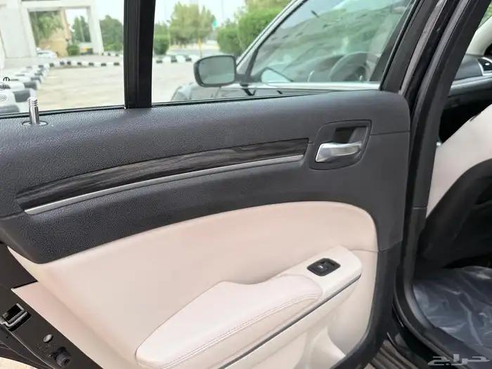 كرايزلر V8 2021هيمي C300 27