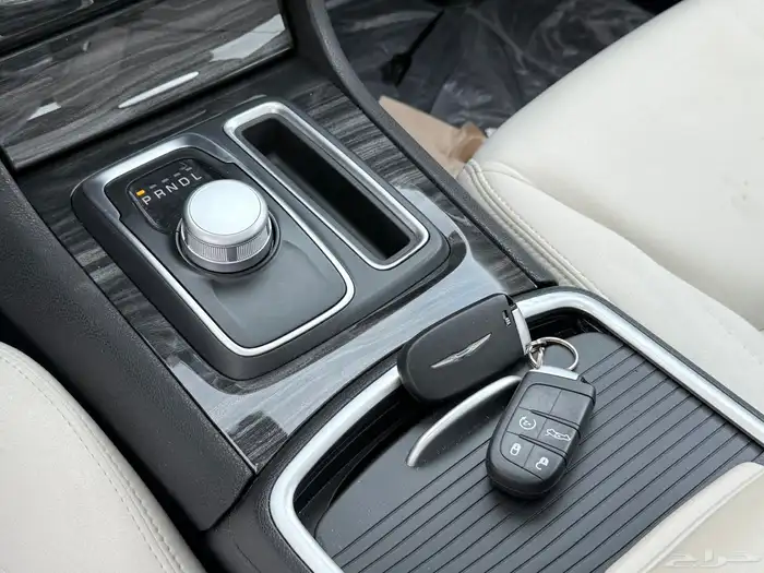كرايزلر V8 2021هيمي C300 12