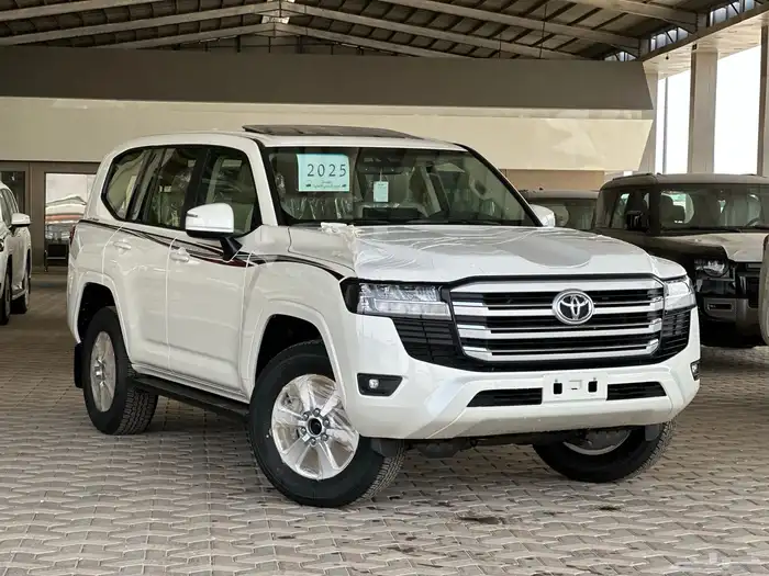 تويوتا لاندكروزر GXR L2 استاندر بريمي 2025 0