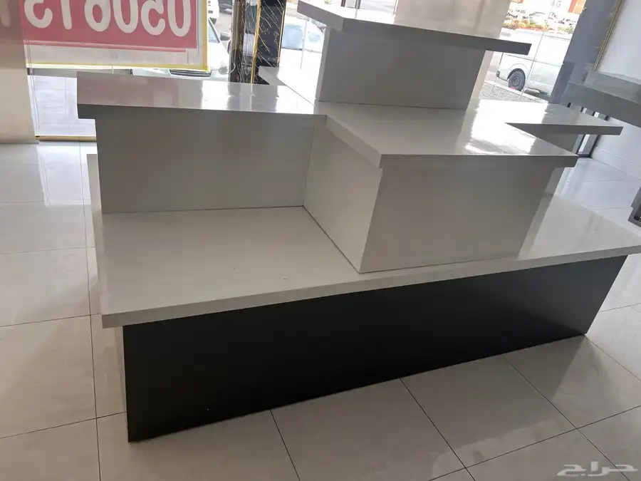 اغراض محل حلويات ثلاجات عرض ومكيفات وطاولات وغيرها 5
