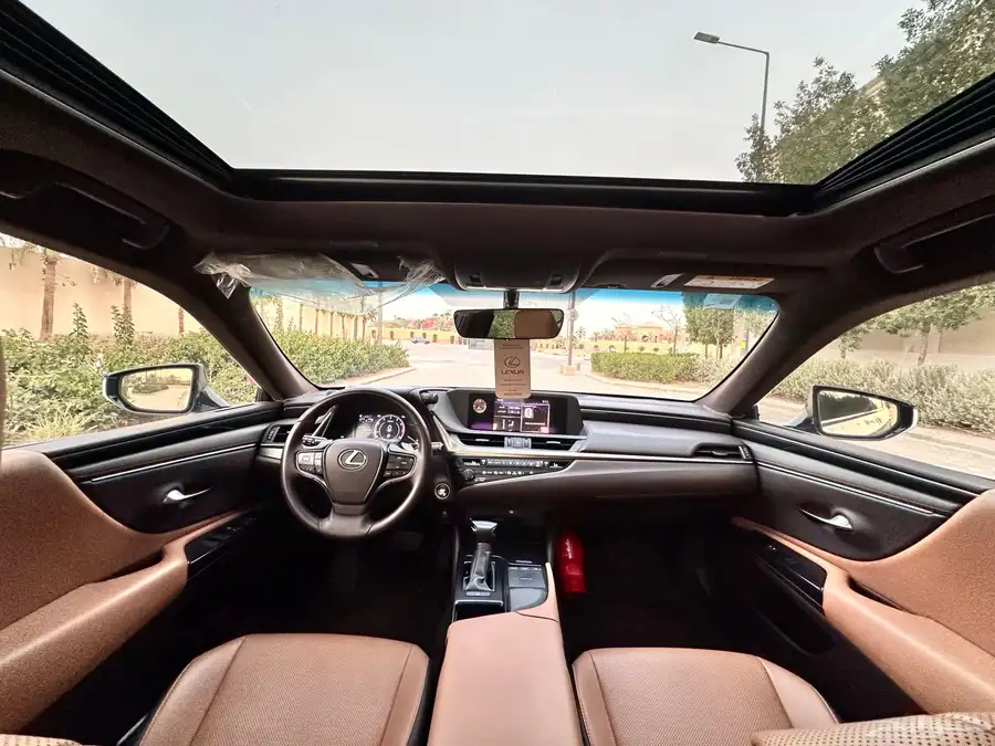 لكزس ( ES 350 ) 2020 ممشى 93 بحالة الوكالة 52