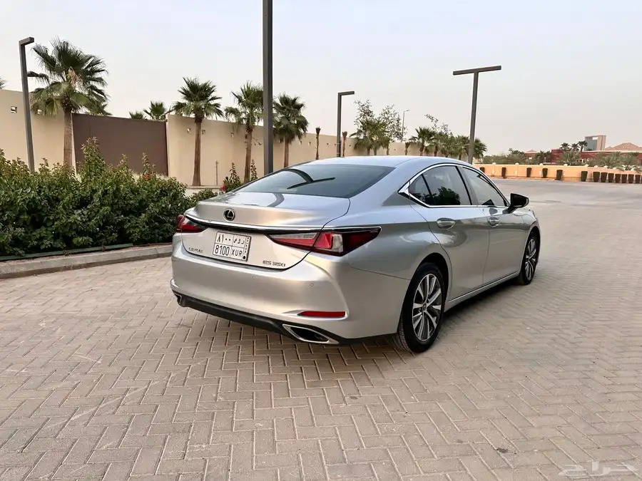 لكزس ( ES 350 ) 2020 ممشى 93 بحالة الوكالة 2