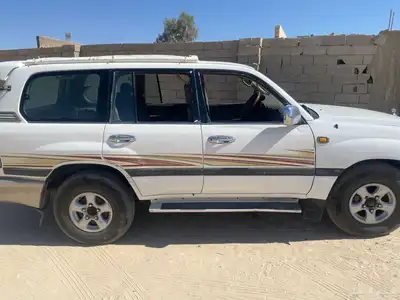 جيب لاند كروزر صالون موديل 2000 محركات شرط البدي طقات خارجي 3