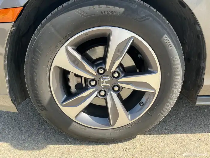 هوندا أوديسي EX-L 2019 مالك اول 32