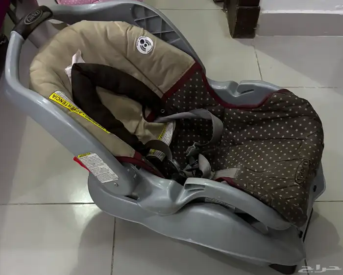 عربه اطفال مع كرسي للسياره وقاعدتها مستعملة 3