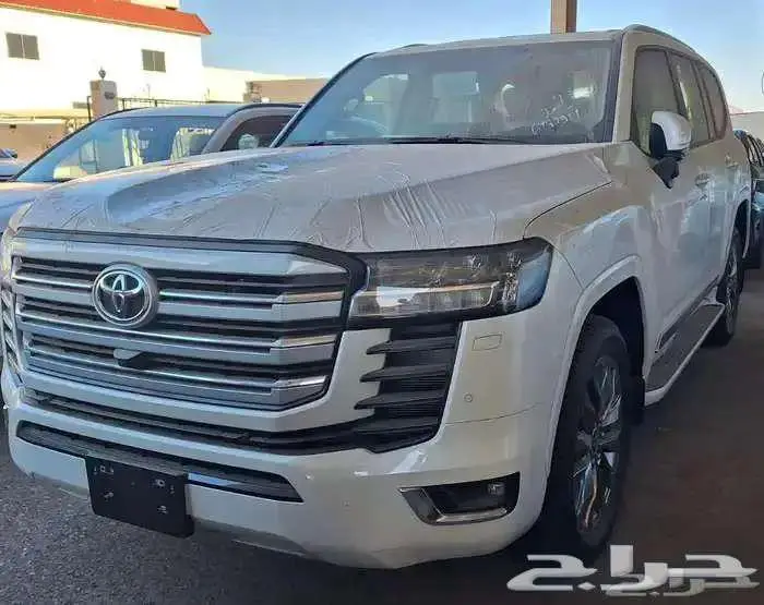 لاند كروزر VXR اصفار سعودي 2023 0