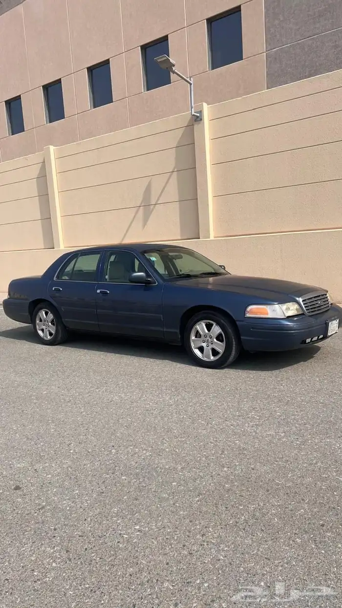 فورد كراون فكتوريا 2011 0