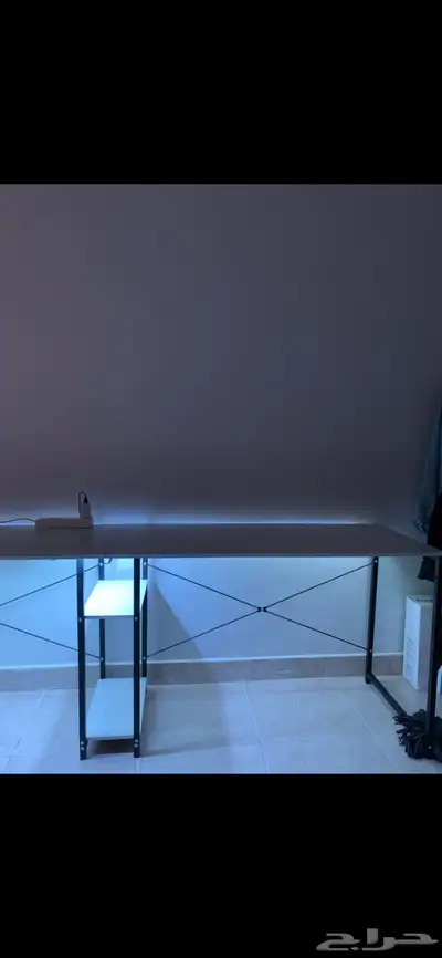 للبيع طاولة قيمنق او مكتبيه 4