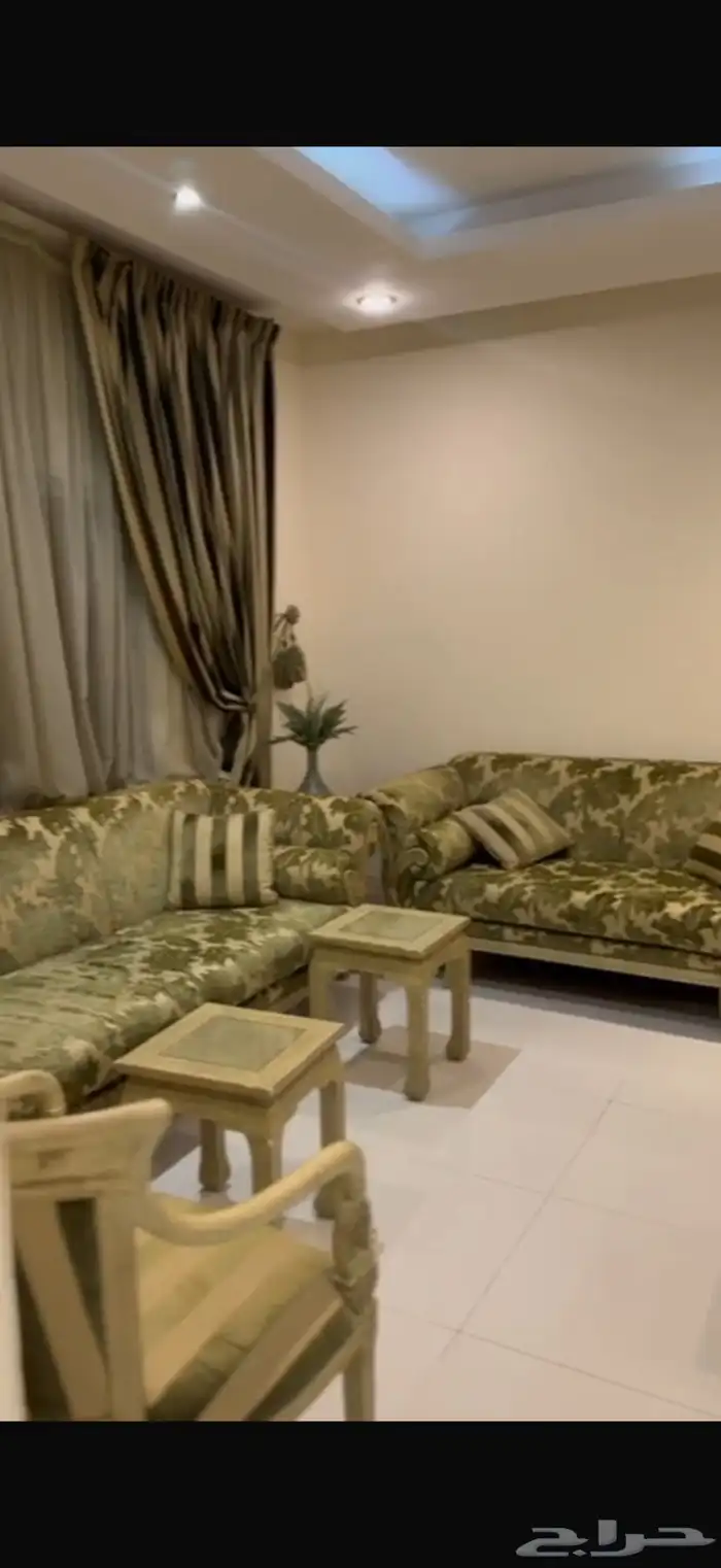 فلة للبيع حي النرجس 5