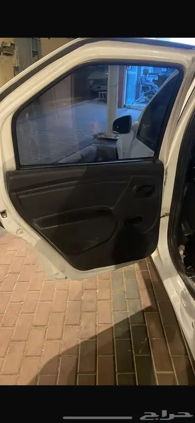 رينو لوقان 2012 0