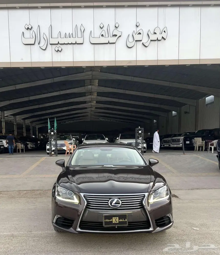 لكزس LS600 موديل 2016 - معرض خلف للسيارات 1