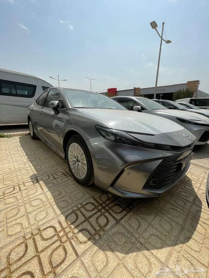 تويوتا كامري eبلس 2025 كاش قسط ايجار منتهي بالتمليك 1