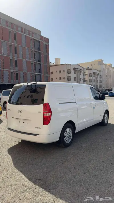 باص هونداي H1 ركاب 28