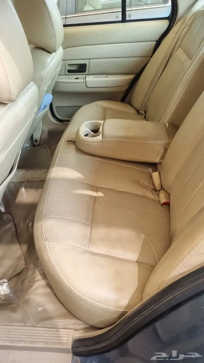 فورد كراون فكتوريا 2011 3