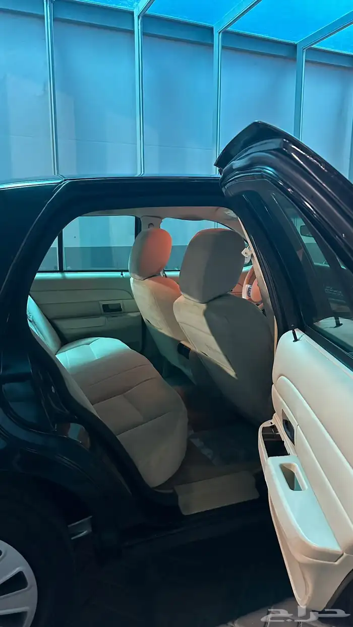 فورد فكتوريا 2011 ( 166 ) 6