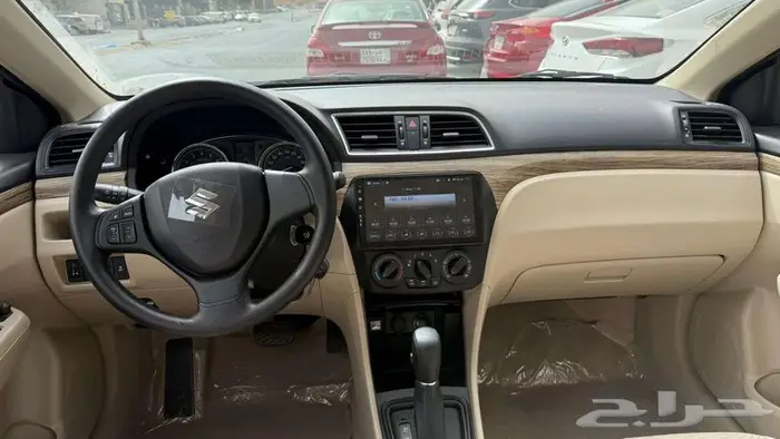 سوزوكي سياز ستاندر 2025 11