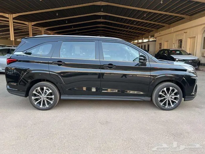 تويوتا فيلوز GLX بنزين 2025 كاش واقساط 5