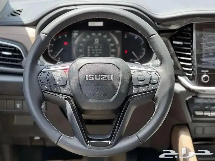 جيب أيسوزو Mux 2025 اصفار 16