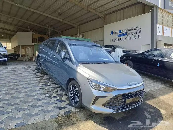 بايك U5 نص فل موديل 2025 لون فضي واسود 3