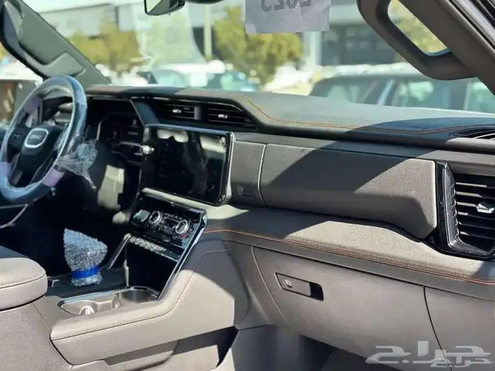 جمس سيرا AT4 الجميح 2025 اللون اسود 1