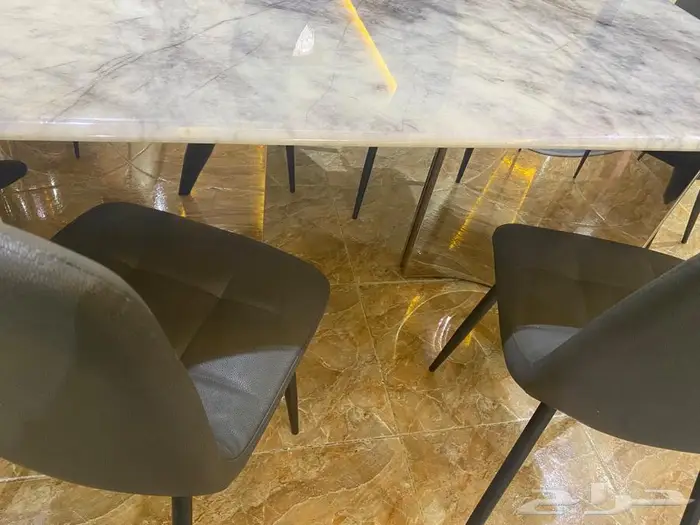 طاولة طعام مع كراسي جديده 4