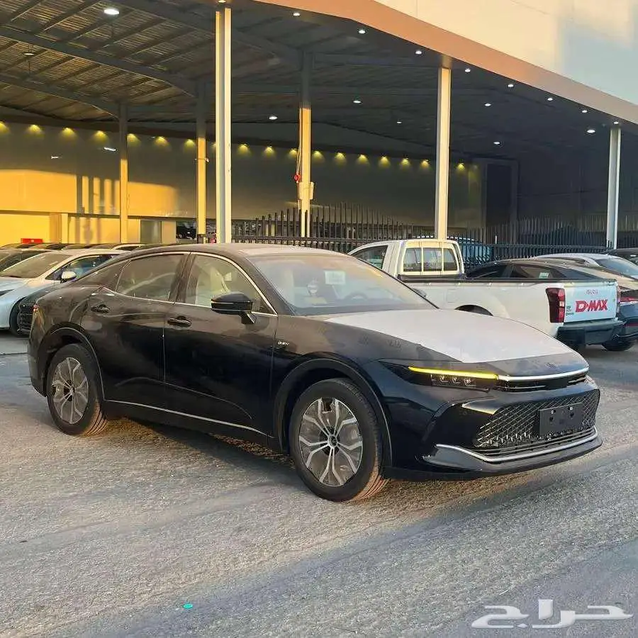 تويوتا كراون بريميوم 2025 - كاش و أقساط 1