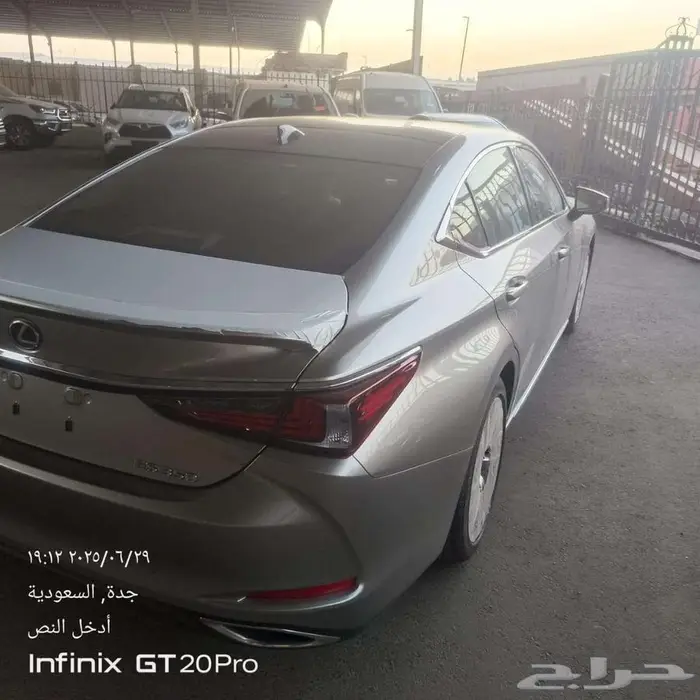 لكزس ES 350 دي دي رصاصي بنزين 2025 اقل سعر كاش واقساط 8