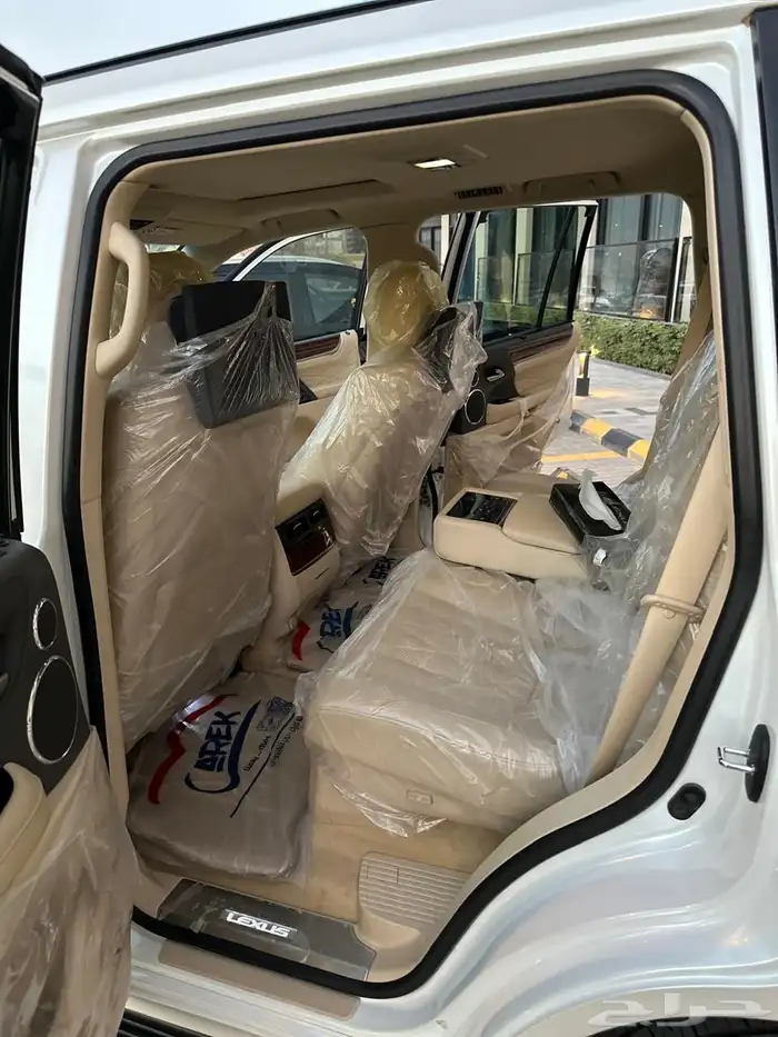 لكزس LX570 بلاك اديشن 2020 7