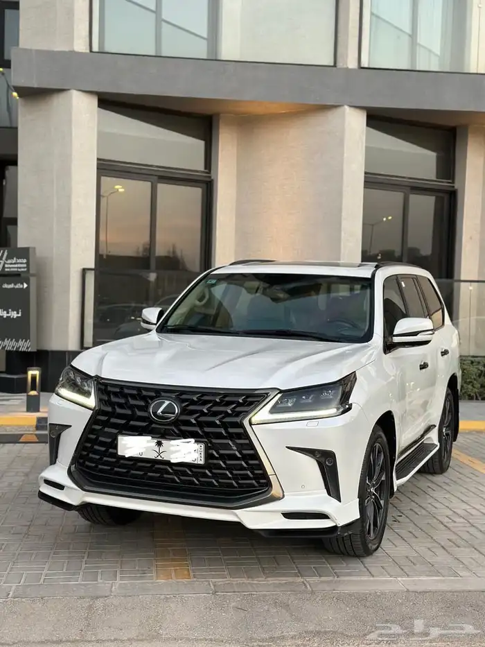 لكزس LX570 بلاك اديشن 2020 1