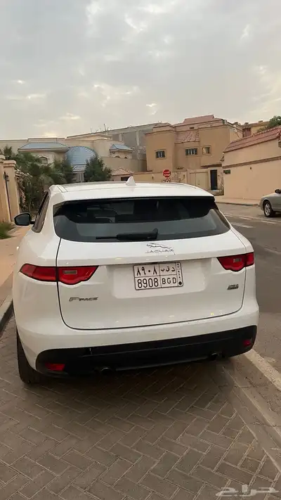 جاكوار E-pace index