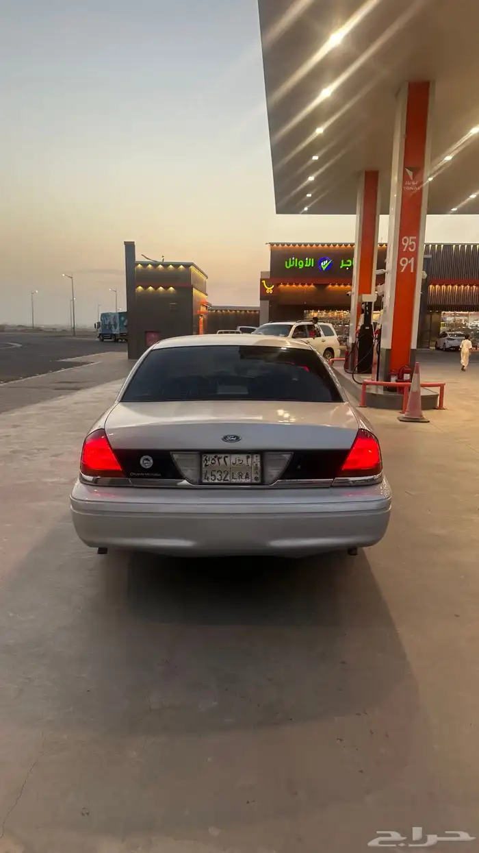 فورد فكتوريا 2002 للبيع او البدل 1