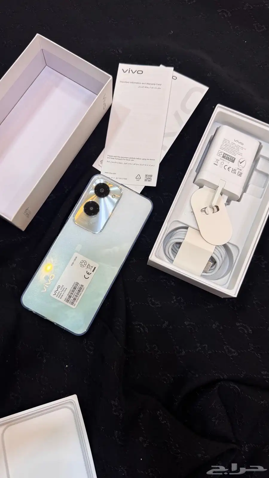 جوال جهاز vivo موديل v2333 رام 6GB روم 128GB لون موجه مائيه 1