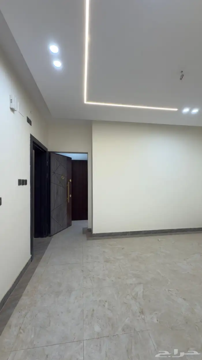 للبيع دور وملحق جديد في الحمراء 4