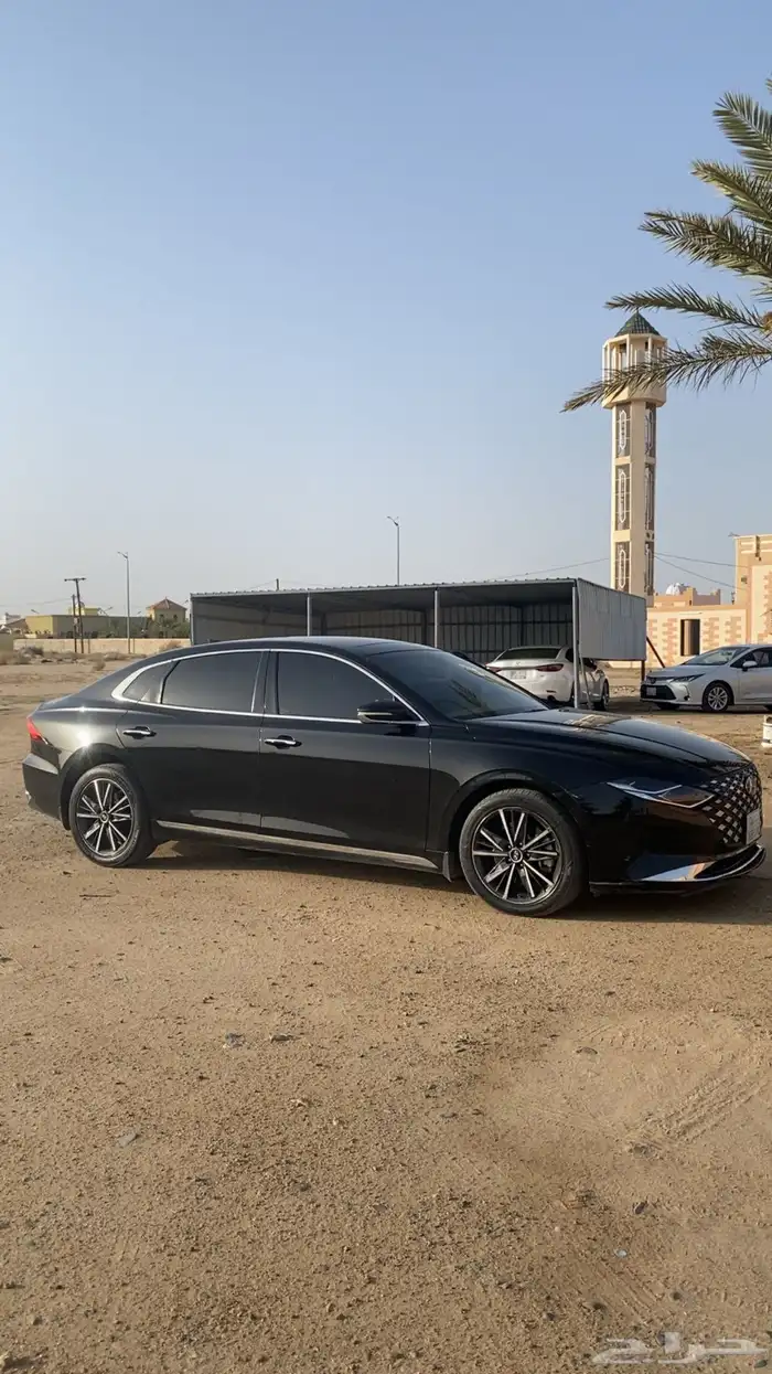 أزير اللون اسود الداخليه اوف وايت 3