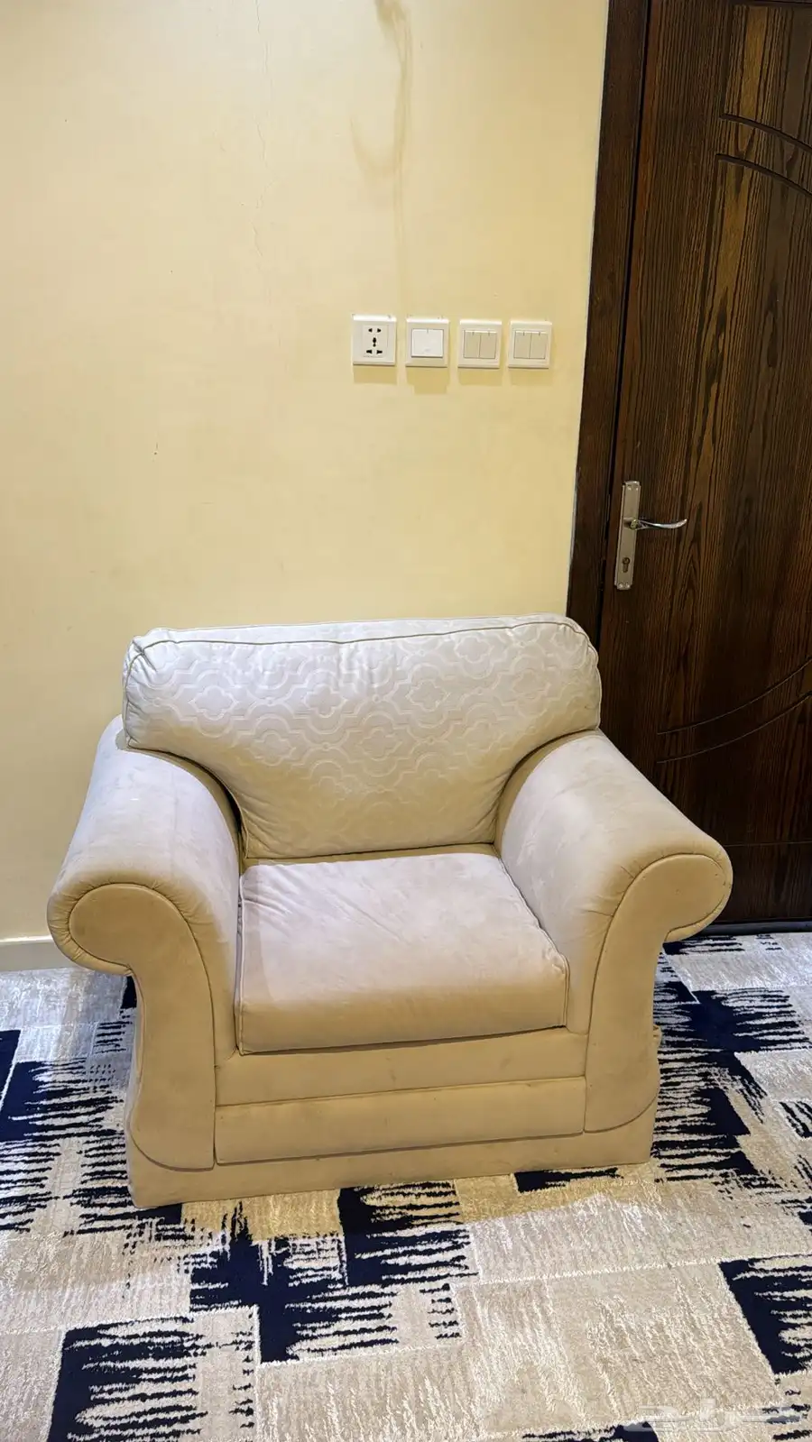 للبيع 4