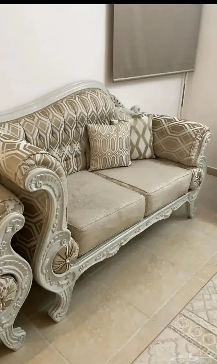 كنب بحاله ممتازه للبيع 0