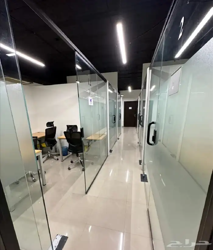 مكاتب مؤثثة جاهزه للتاجير يمكن استخراج تراخيص عليها 3