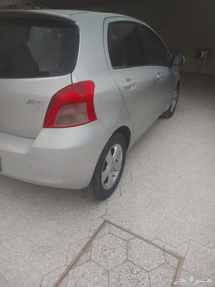 سياره يارس للبيع 5