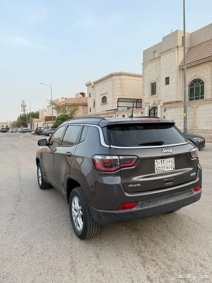 جيب كومباس لونغوتيد 2019 12