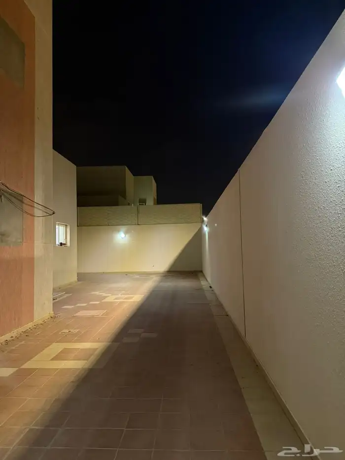 فيلا مستقله فقط 750 4