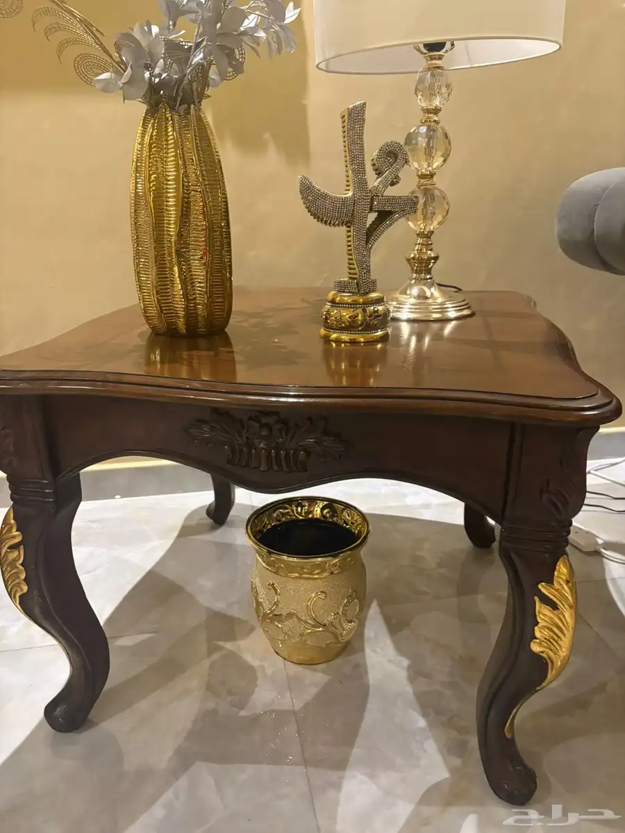 طاولات للبيع 3