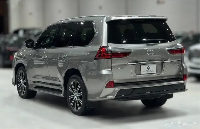 جيب لكرس LX570 موديل 2019 فل كامل مستعمل . 4
