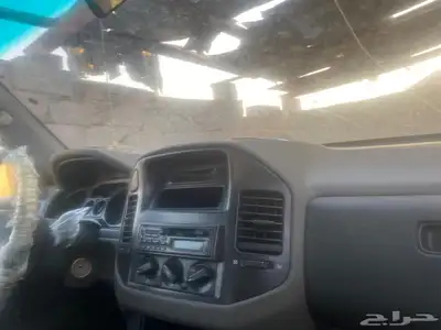 سلام عليكم يوجد عندي جيب باجيرو مديل2003 شرط نضيف 3
